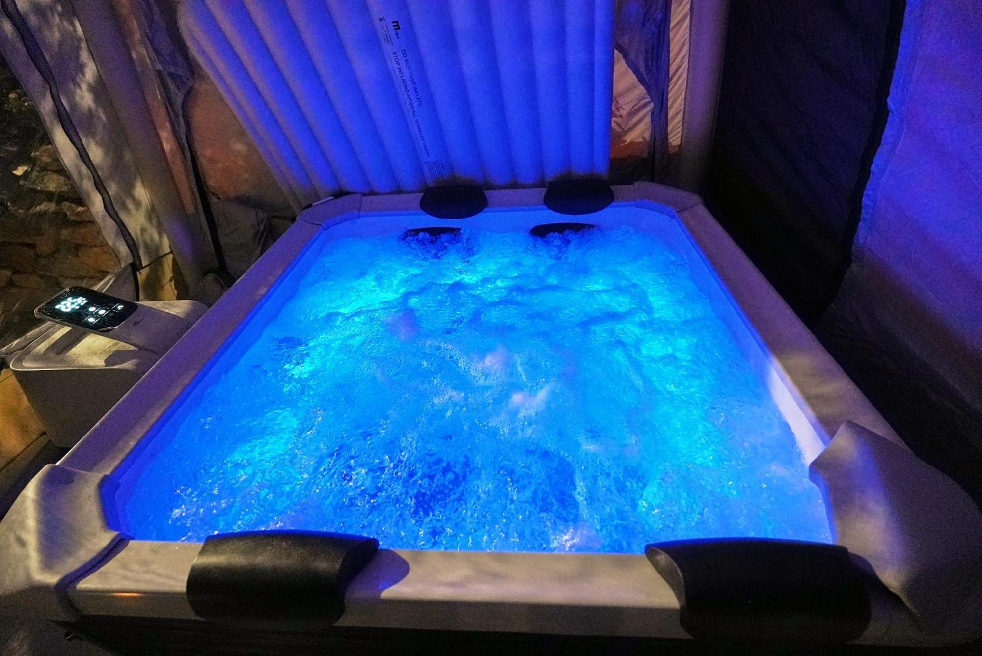 Aaa View Private Terrace Outdoor Heated Hot Tub Family Fun * Badalona