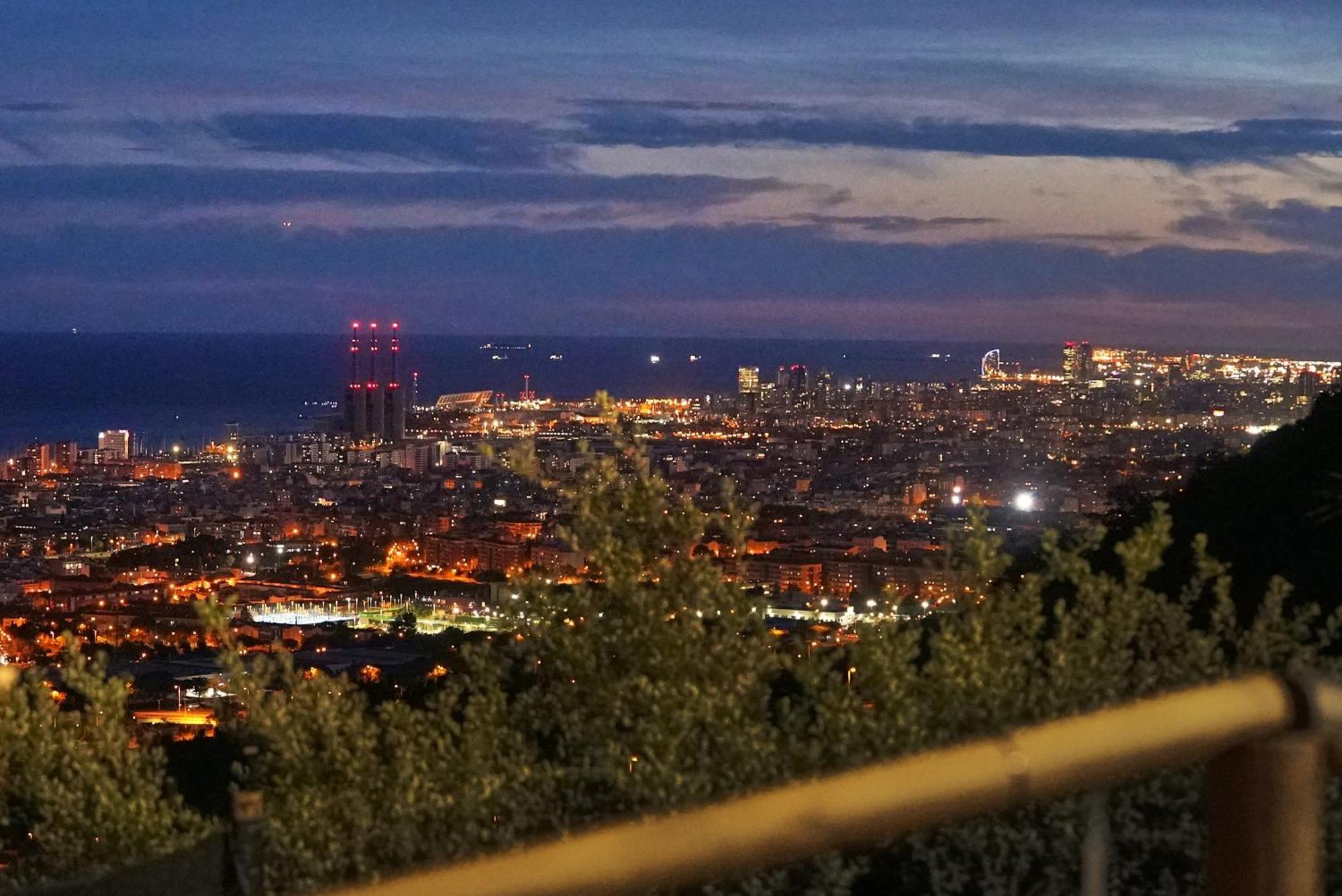 Villa Aaa View Private Terrace Outdoor Heated Hot Tub Family Fun Badalona