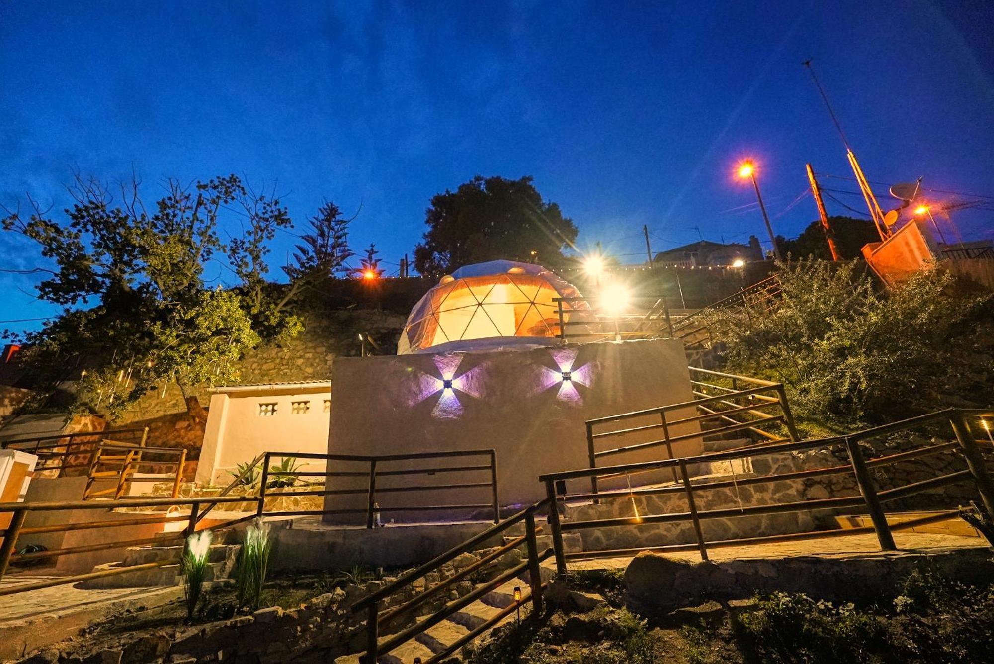 Aaa View Private Terrace Outdoor Heated Hot Tub Family Fun Vil·la Badalona